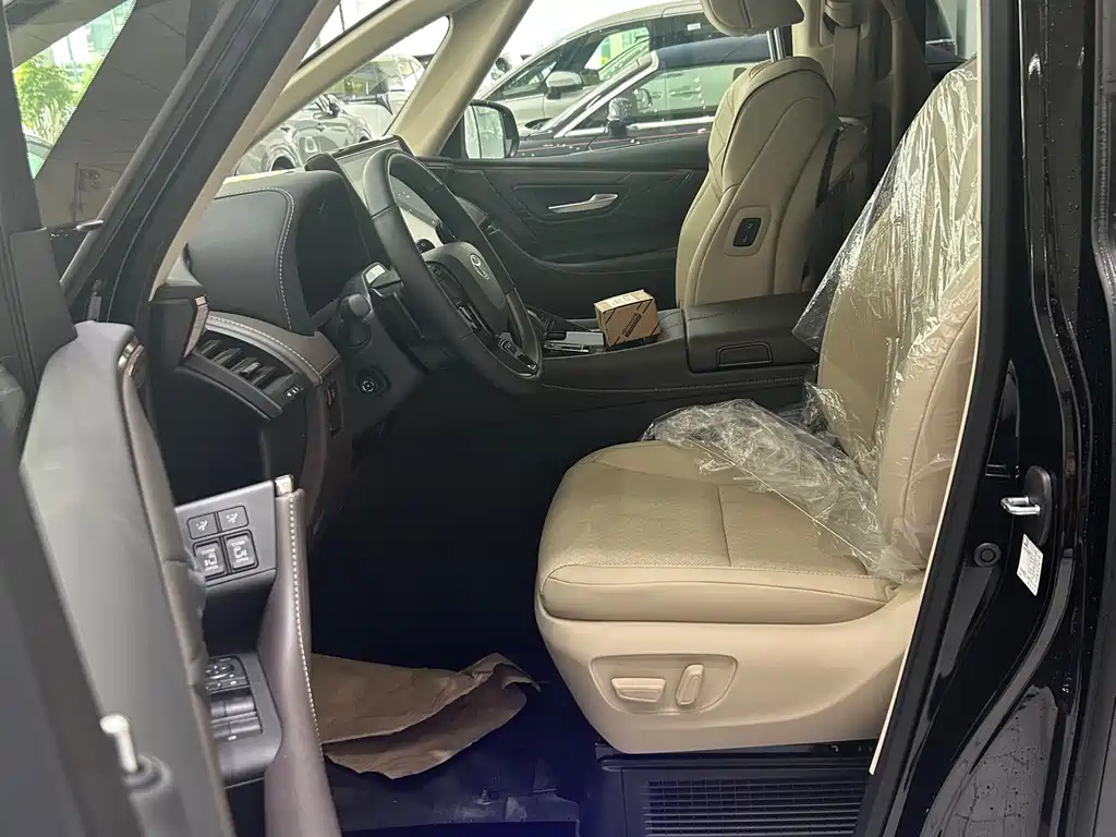 Toyota Alphard — фото 13