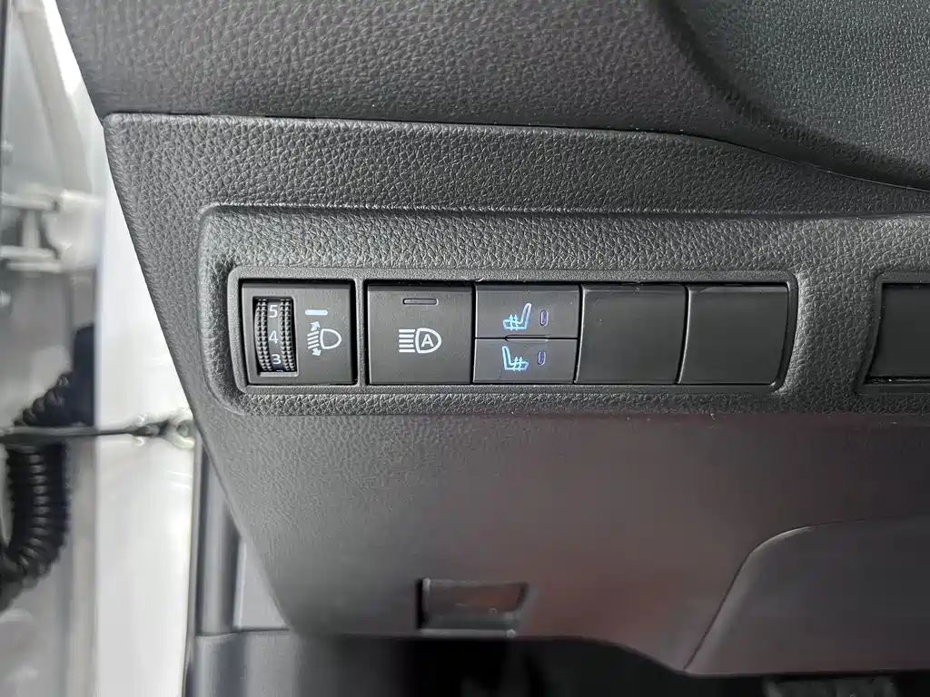Toyota Corolla 2023 — фото 14