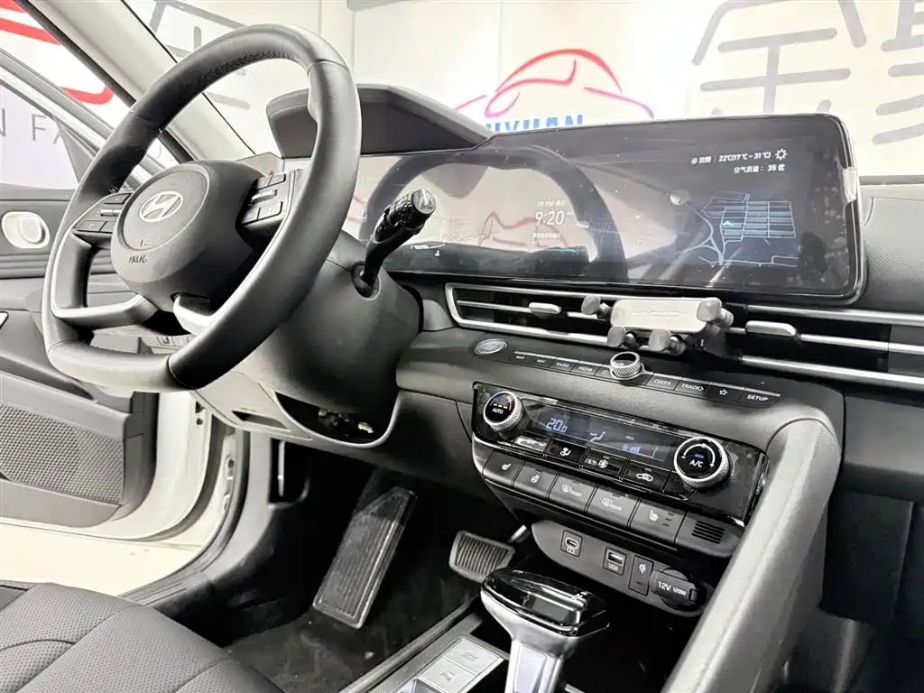 Hyundai Elantra 2024 — фото 18