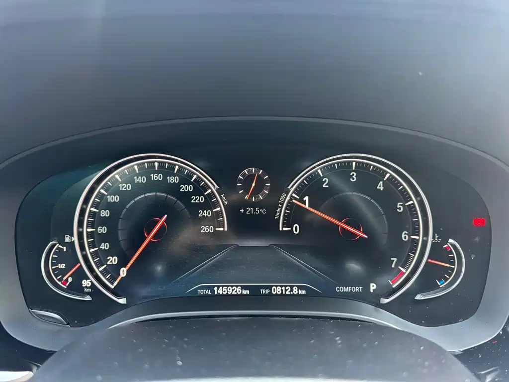 BMW 5 Series 2018 — фото 21