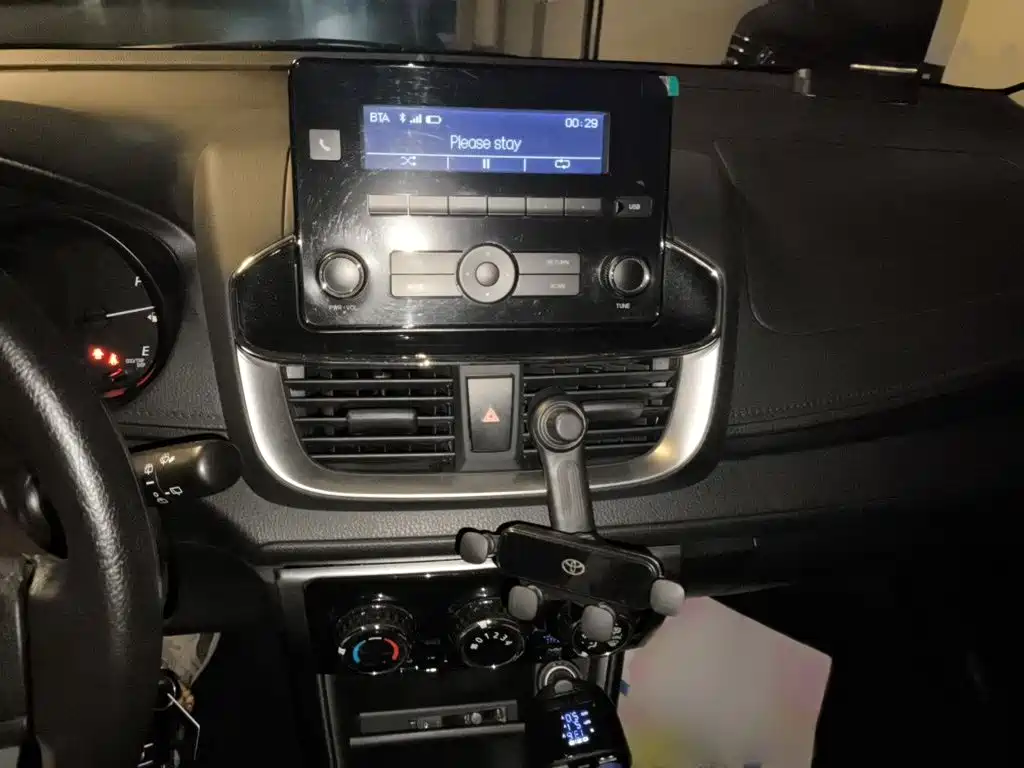 Toyota Yaris L 2020 — фото 6