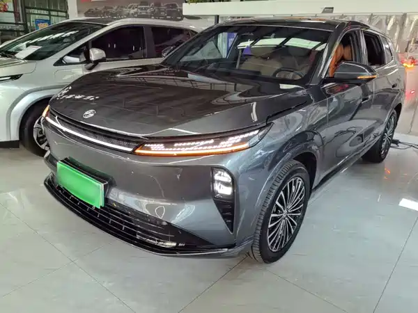 Dongfeng Fengshen L8 2025