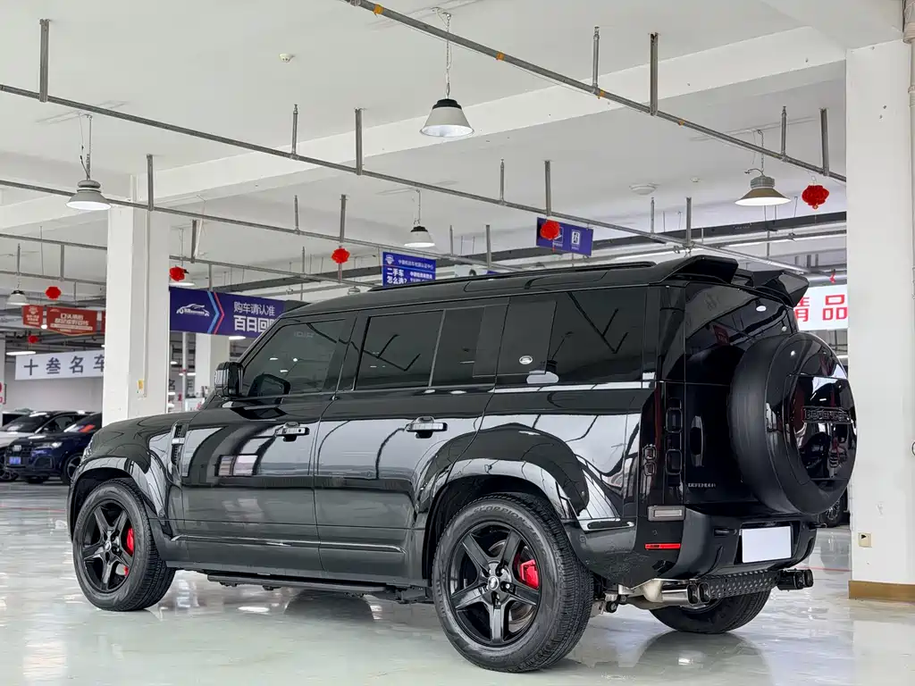 Land Rover Defender 2024 — фото 13