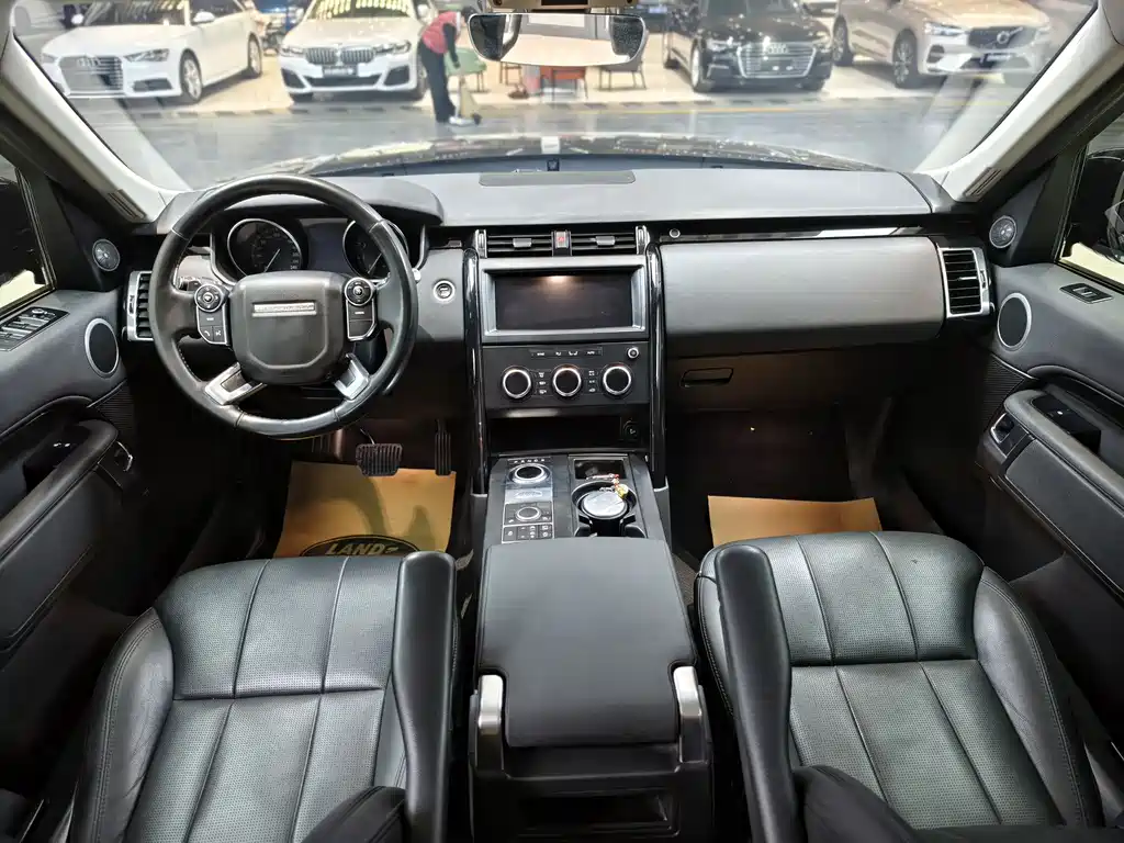Land Rover Discovery 2018 — фото 7