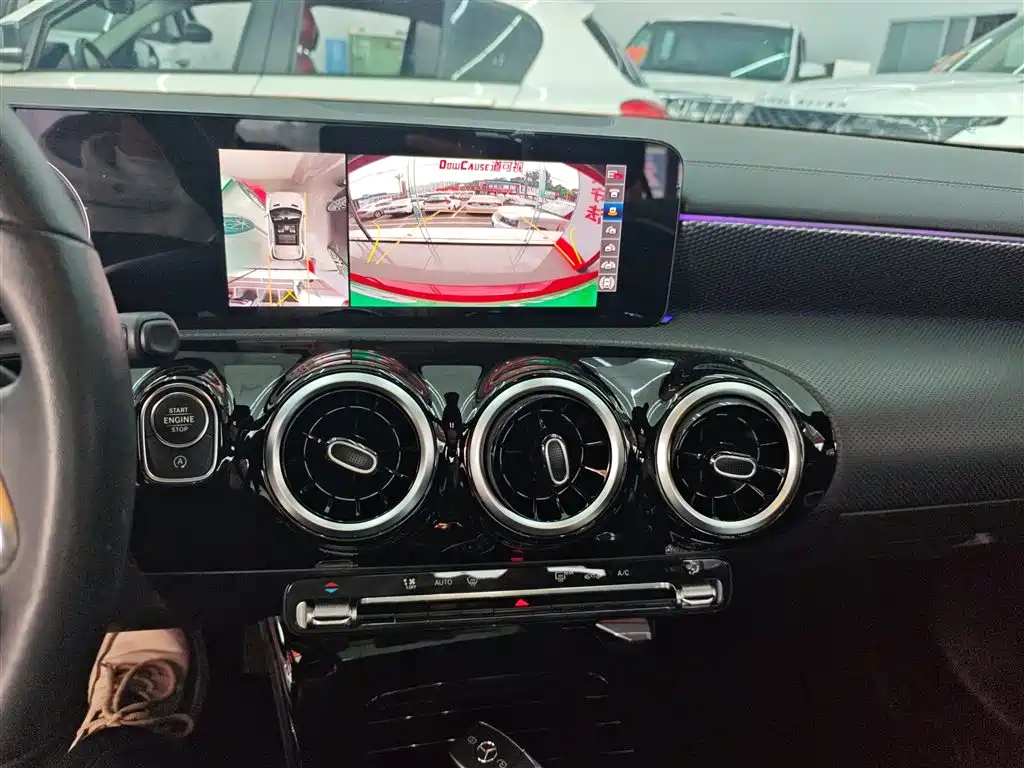 Mercedes-Benz A-Class 2022 — фото 13