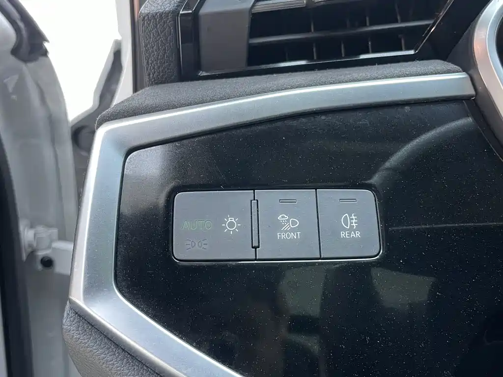 Audi Q3 2023 — фото 12