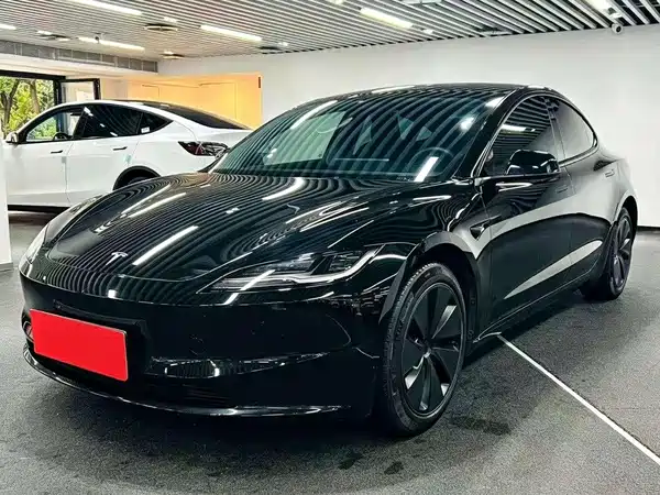 Tesla Model 3 2024