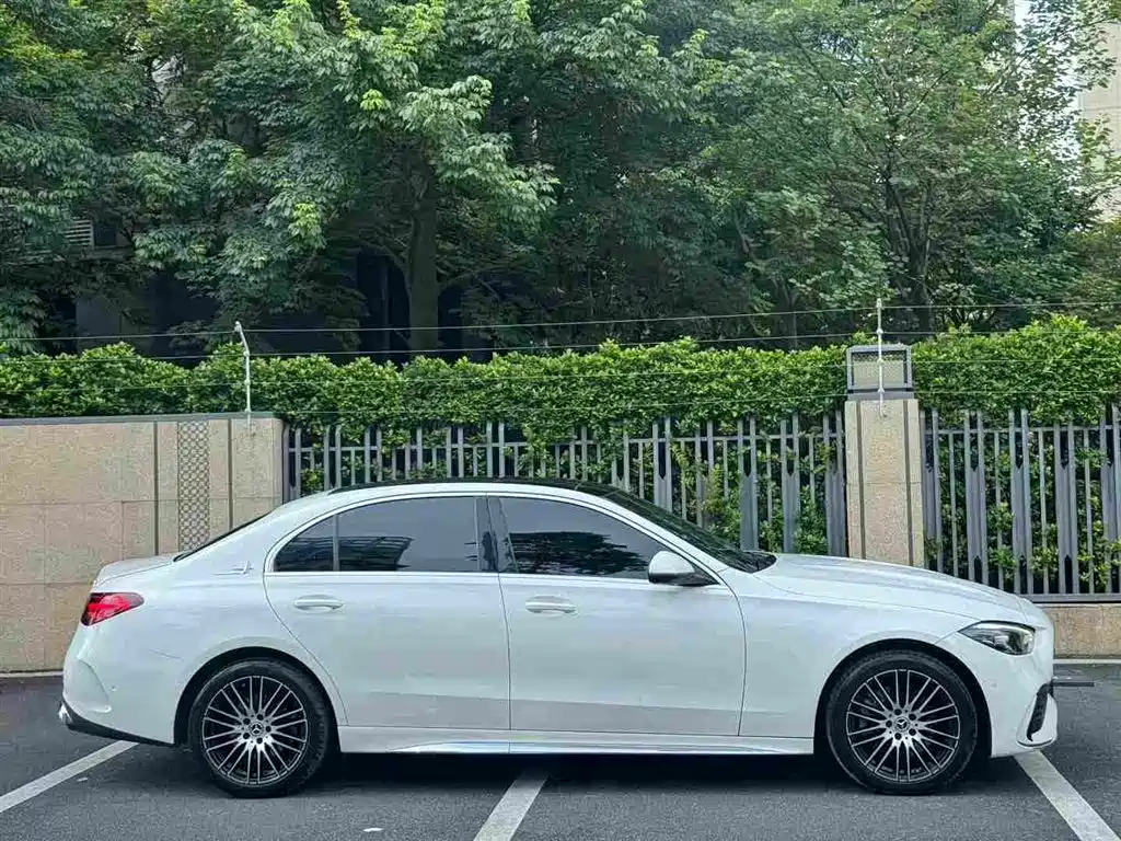 Mercedes-Benz C-Class 2022 — фото 4