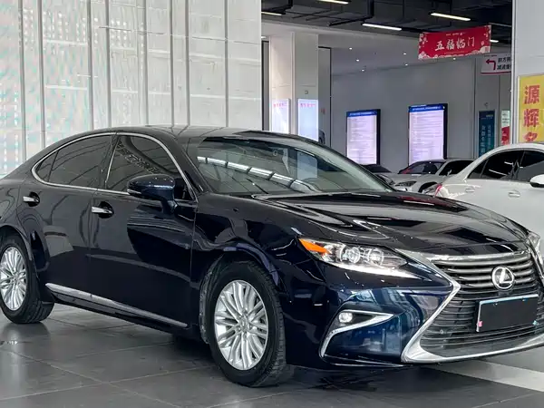 Lexus ES 2018