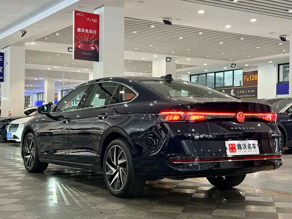 Volkswagen Magotan 2024