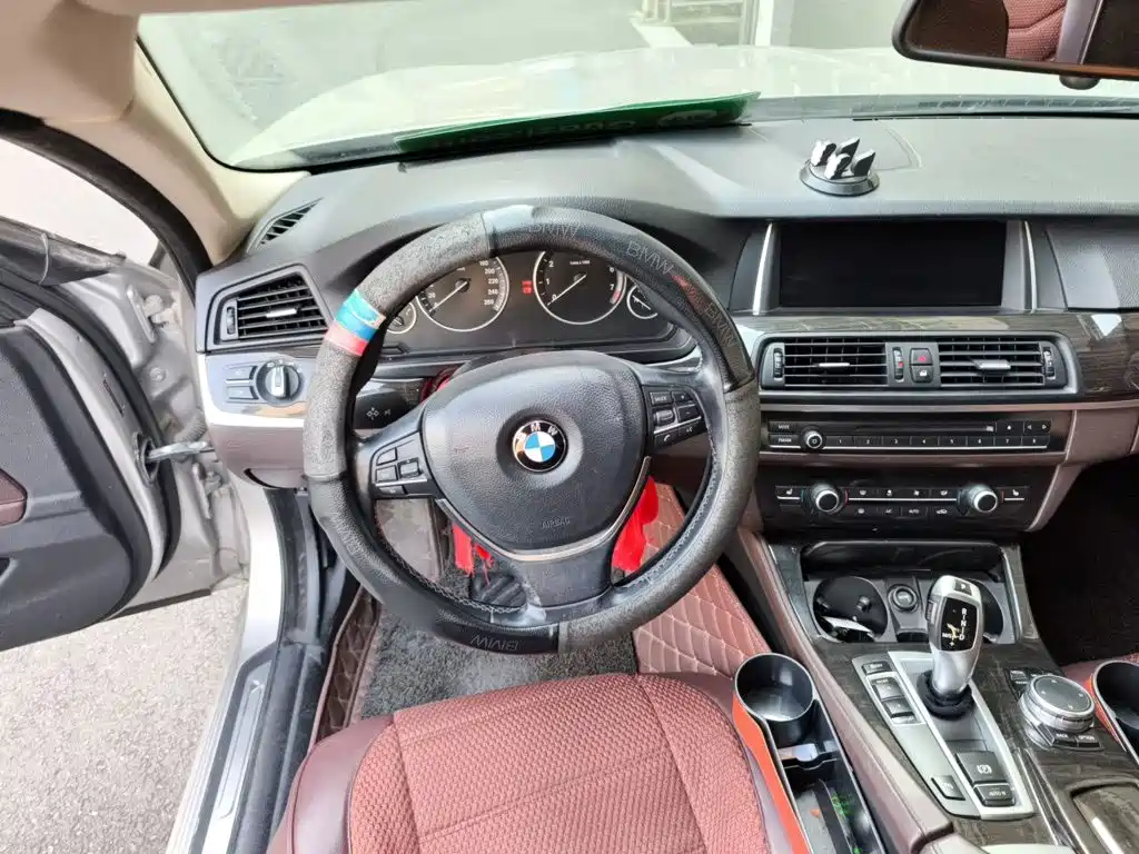 BMW 5 Series 2015 — фото 3