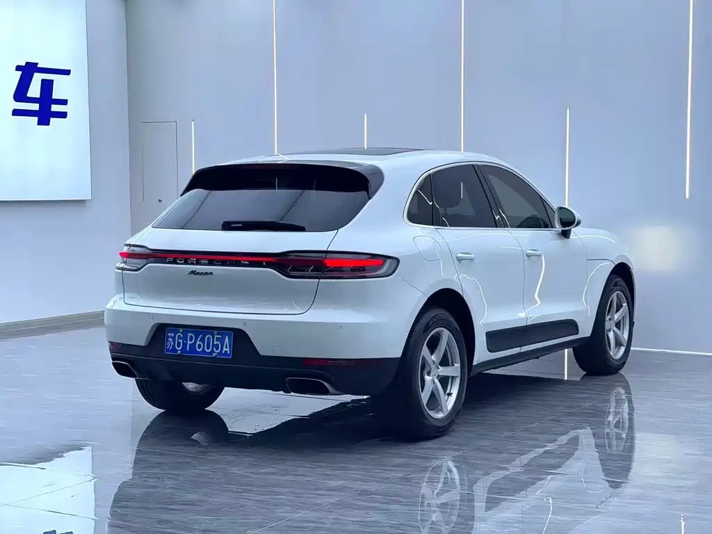 Porsche Macan 2019 — фото 13