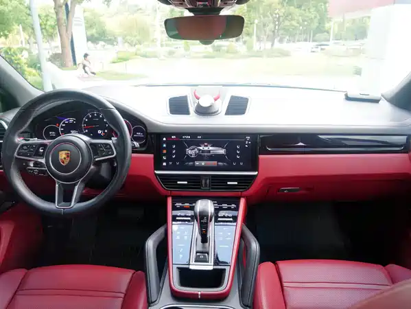 Porsche Cayenne 2022