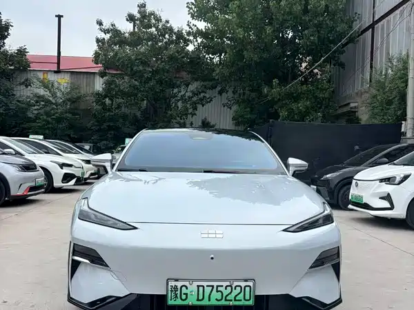 Geely Galaxy E8 2024