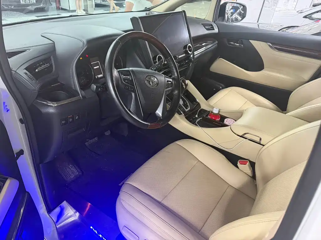 Toyota Alphard 2018