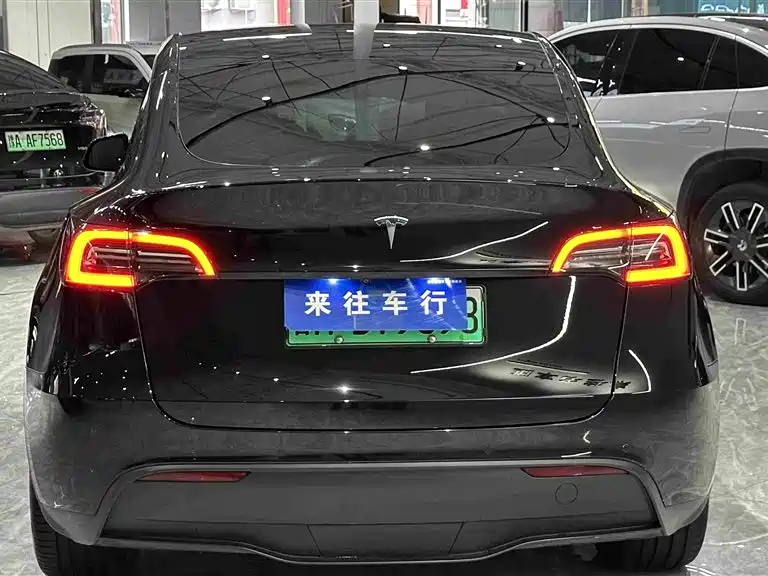Tesla Model Y 2023 — фото 4