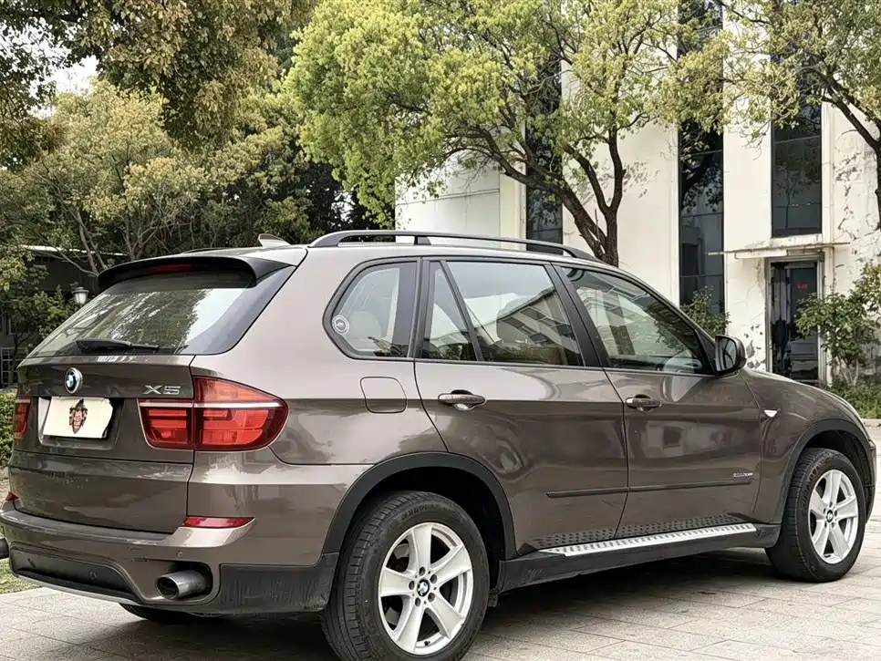 BMW X5 2011 — фото 9