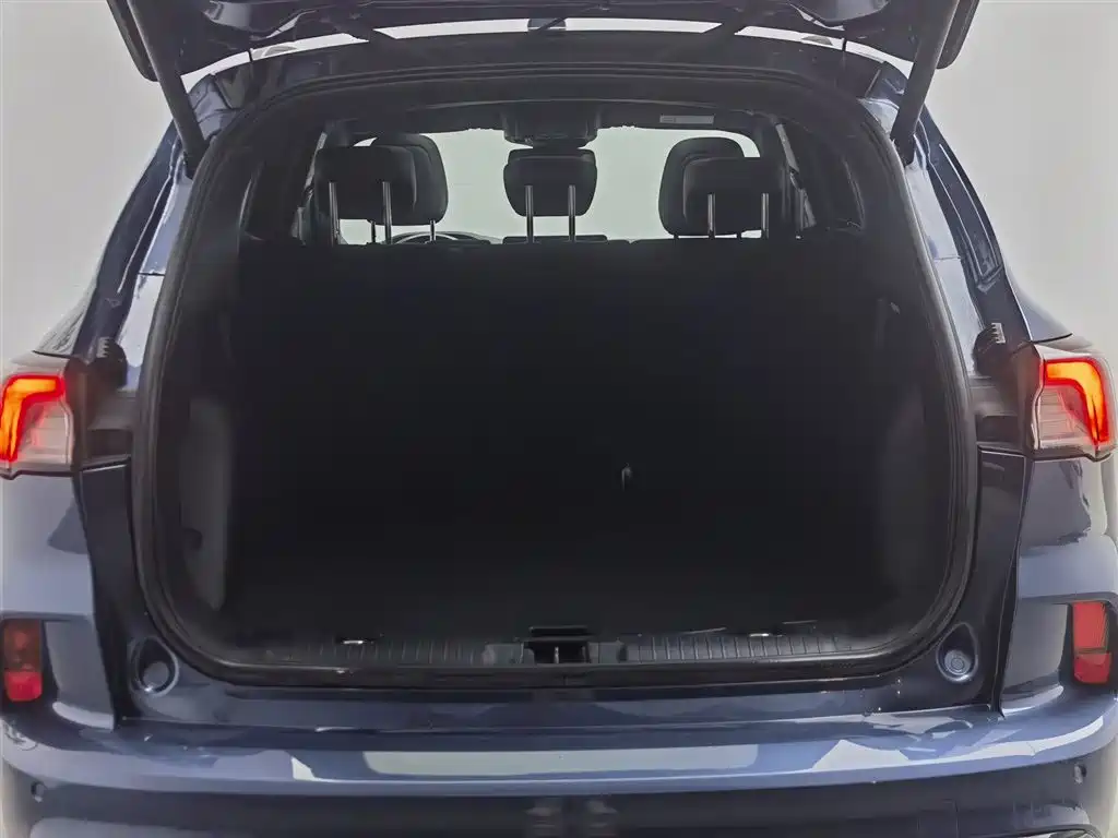 Ford Escape 2022 — фото 16