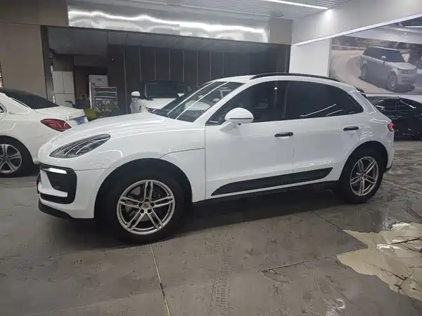 Porsche Macan 2021