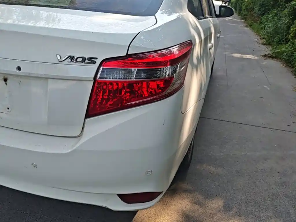 Toyota Vios 2015 — фото 8