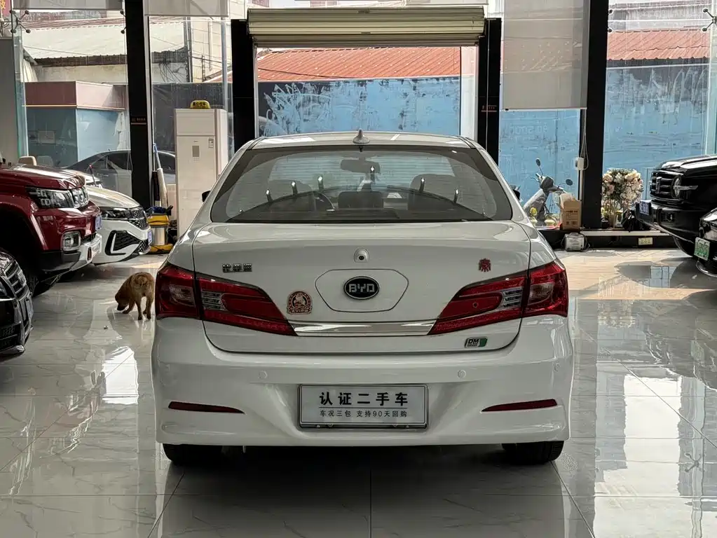 BYD Qin NEV 2015 — фото 2