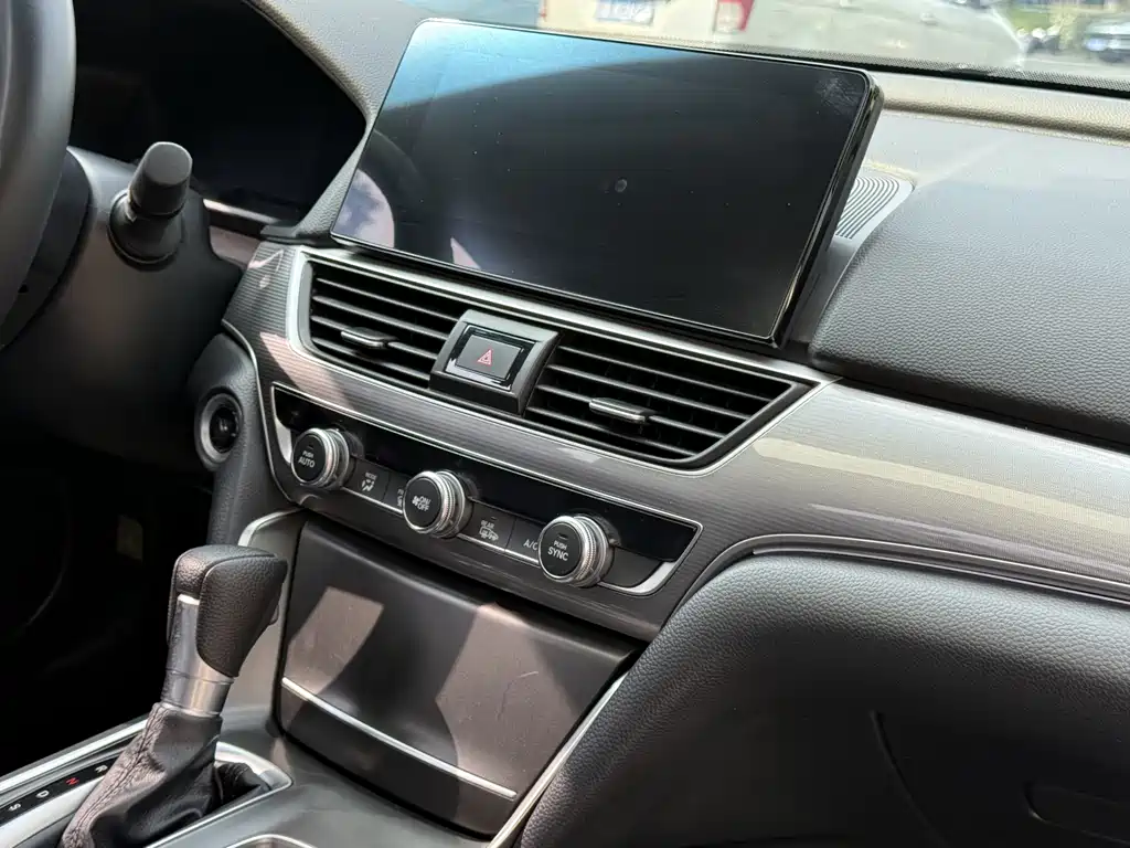 Honda Accord 2023 — фото 11