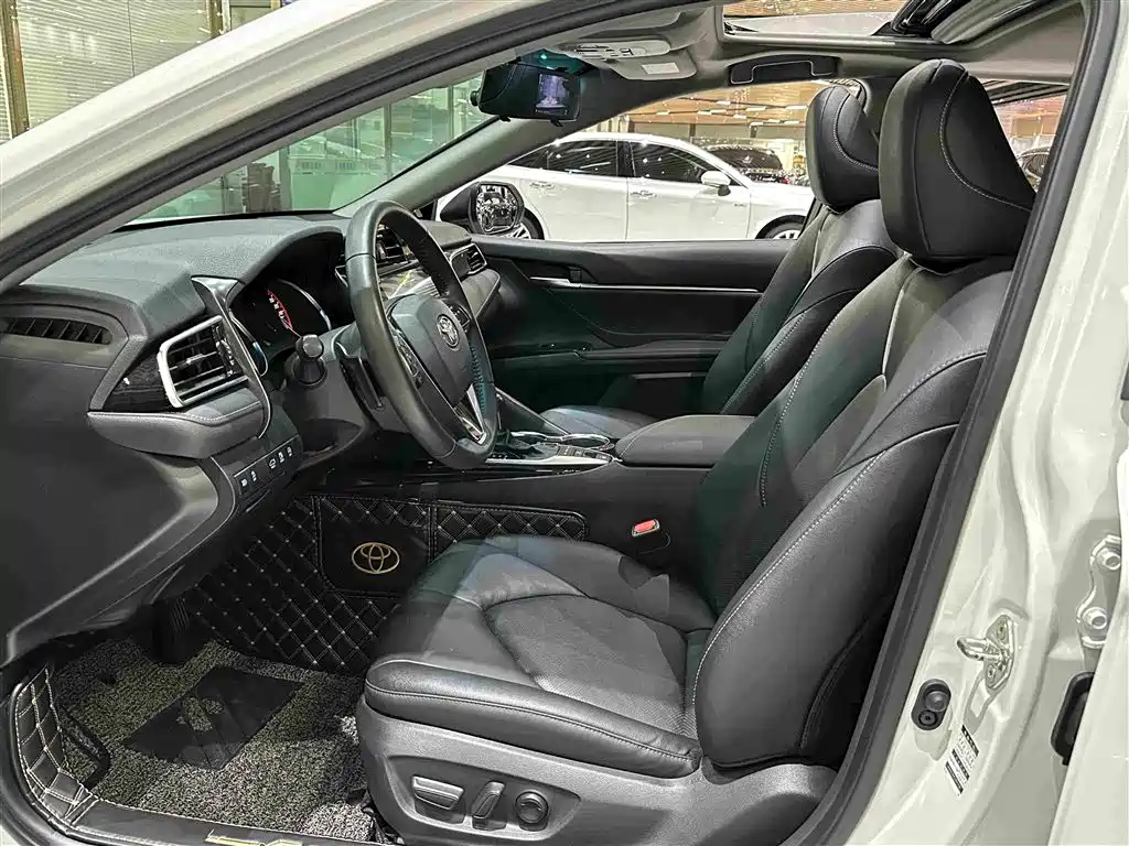 Toyota Camry 2021 — фото 11