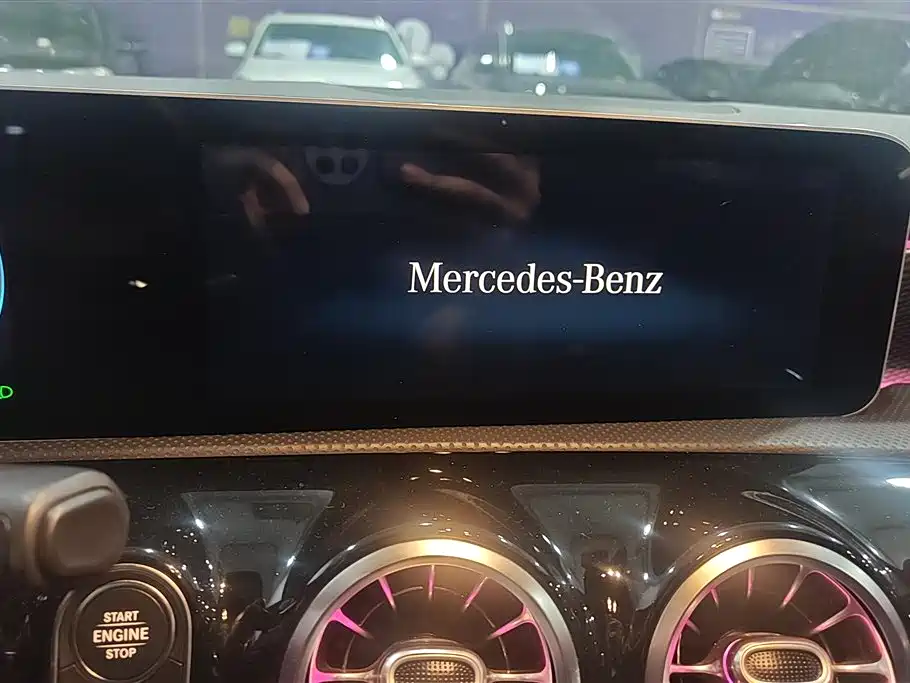 Mercedes-Benz A-Class 2020 — фото 13
