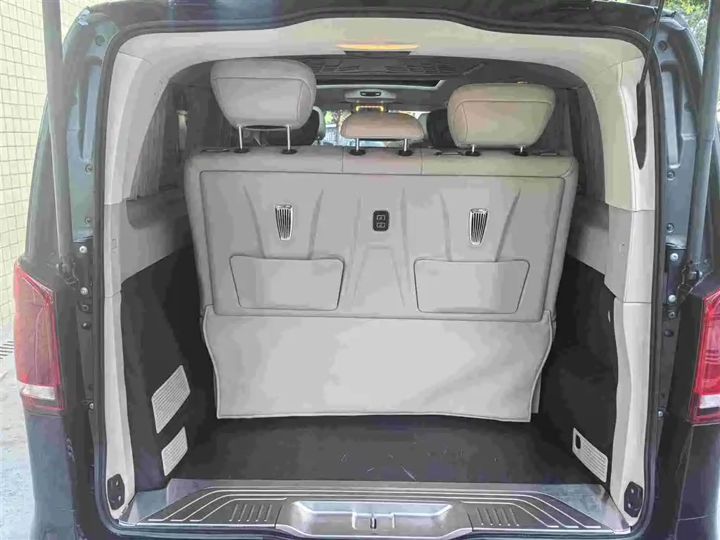 Mercedes-Benz V-Class 2019 — фото 14