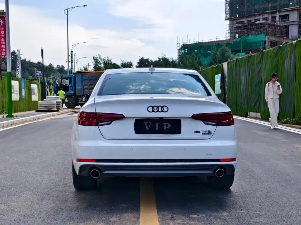 Audi A4L 2018 — фото 11