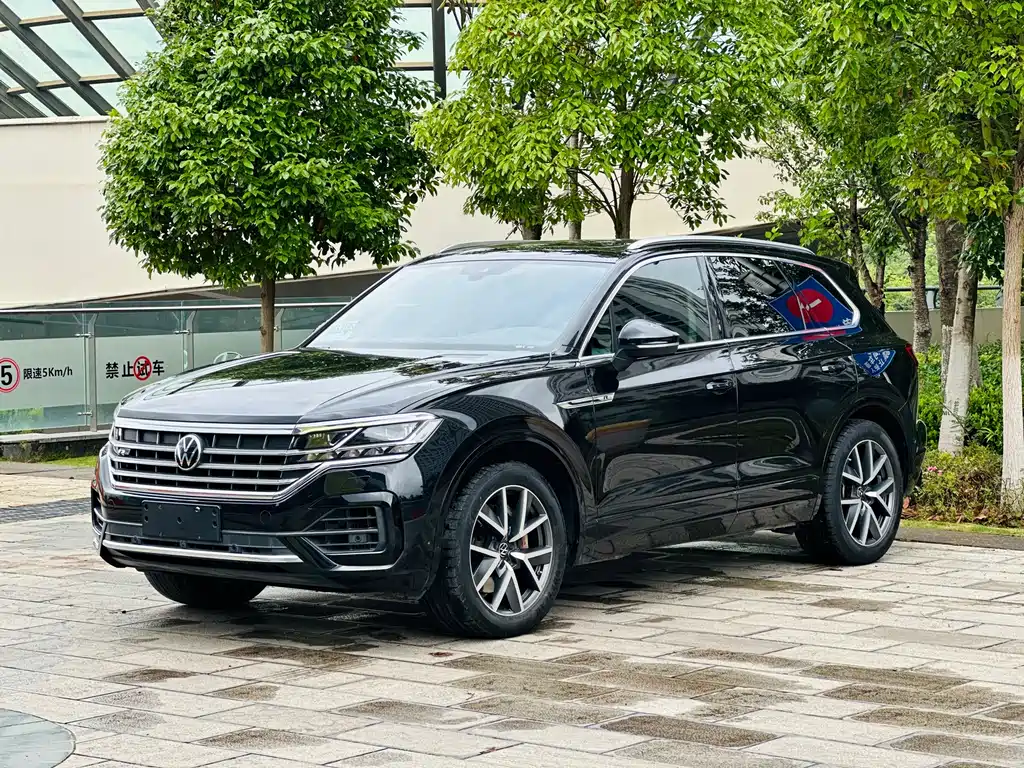 Volkswagen Touareg 2021 — фото 1