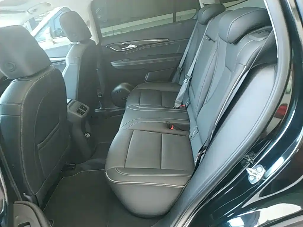 Buick Envision Plus 2023 — фото 17