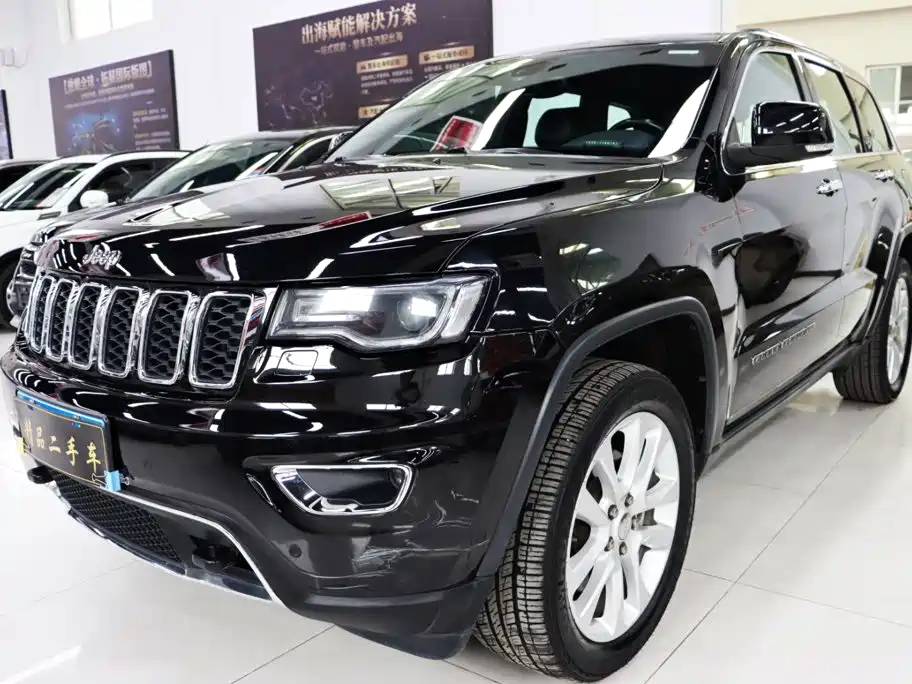 Jeep Grand Cherokee 2019 — фото 1