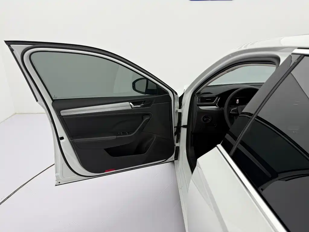 Skoda Superb 2023 — фото 21