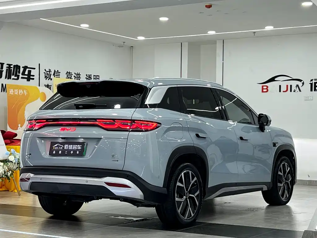 BYD L DM-i 2025 — фото 5