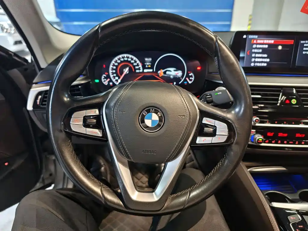 BMW 5 Series New Energy 2019 — фото 5