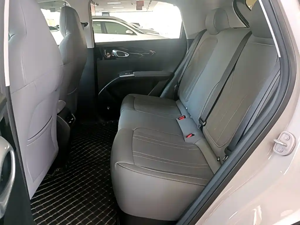 Geely Galaxy Starwish 2026 — фото 17
