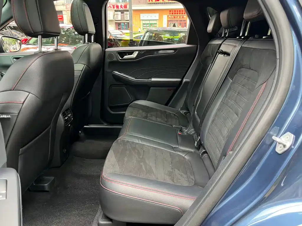 Ford Escape 2020 — фото 10