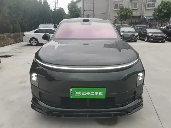 Li Auto L6 2025