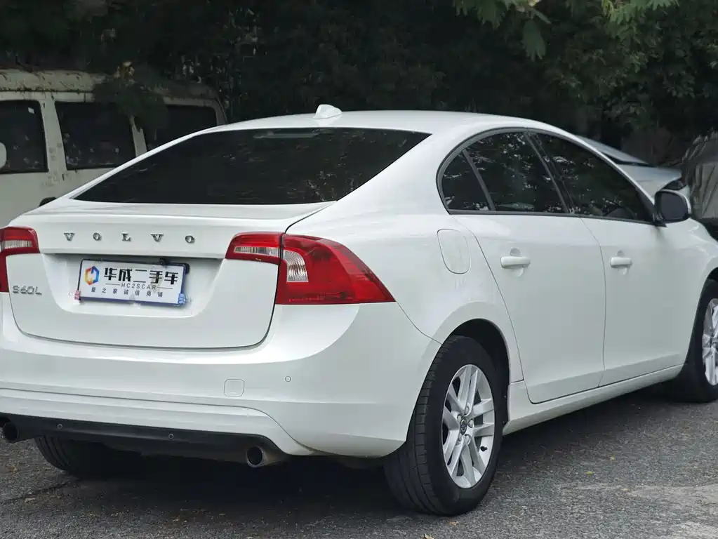 Volvo S60 2016 — фото 8
