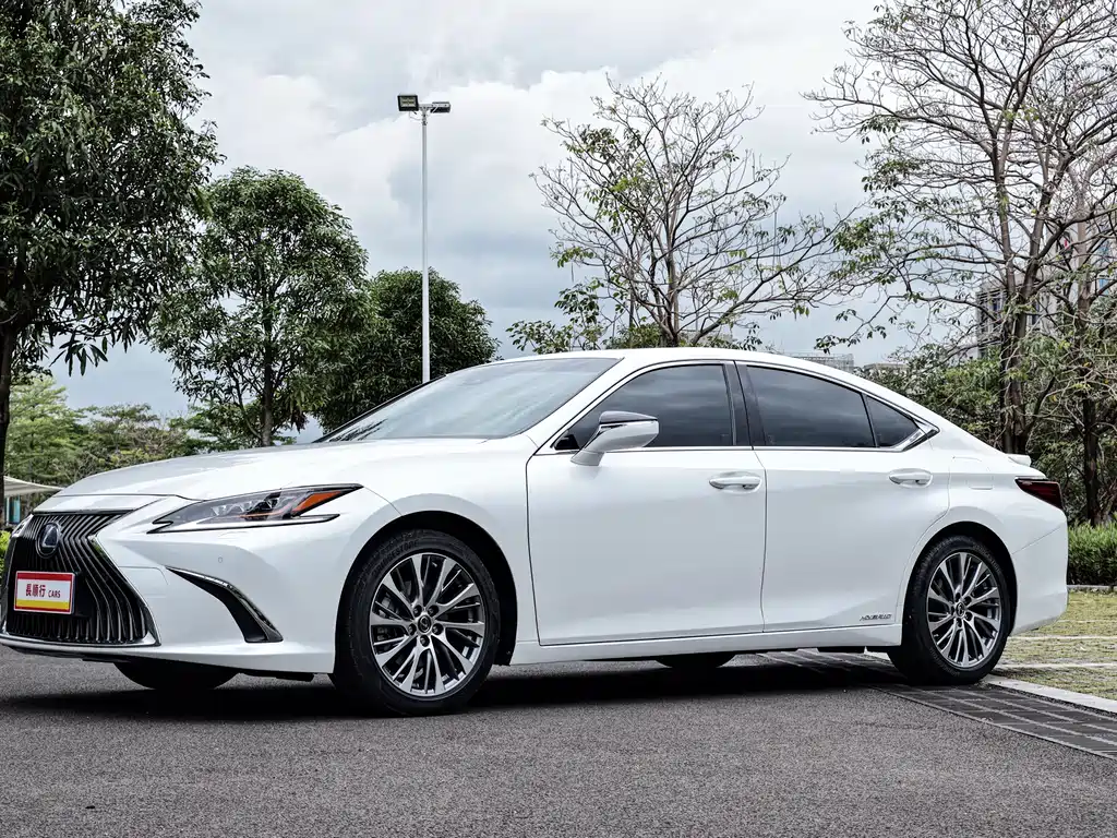 Lexus ES 2021 — фото 2