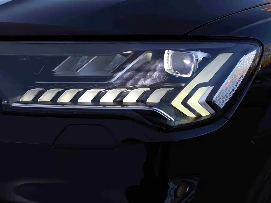 Audi Q7 2021 — фото 13