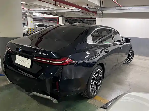 BMW 5 Series 2025