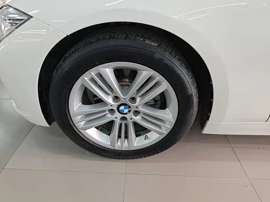 BMW 3 Series 2016 — фото 23