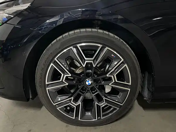 BMW 5 Series 2025