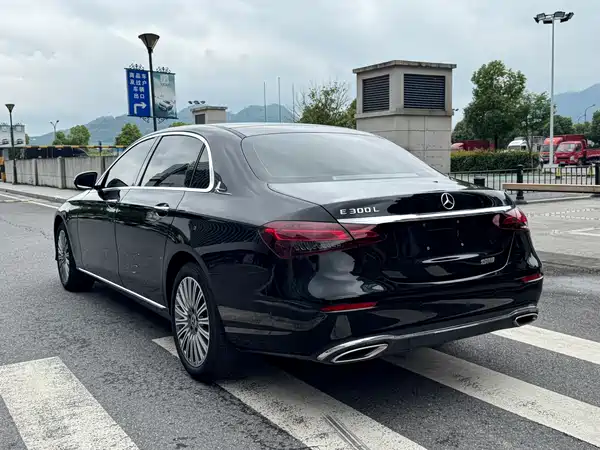 Mercedes-Benz E-Class 2023