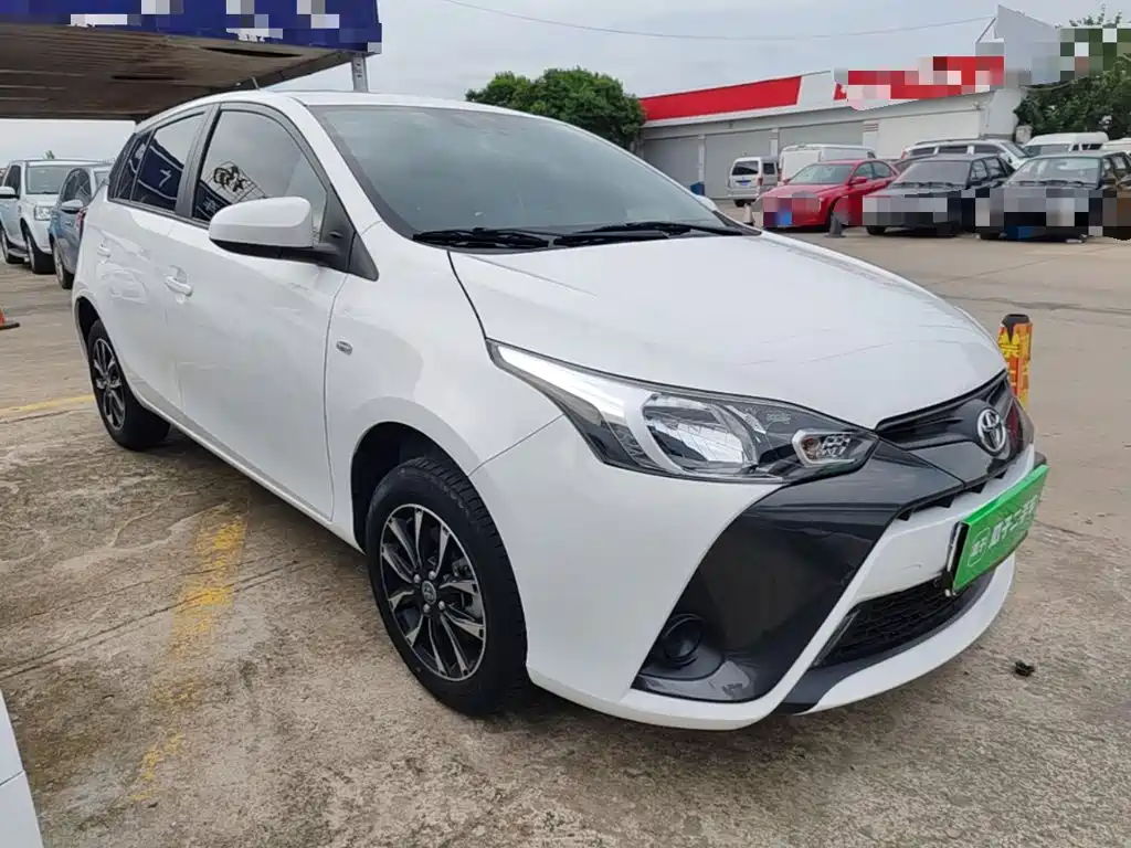 Toyota Yaris L 2022
