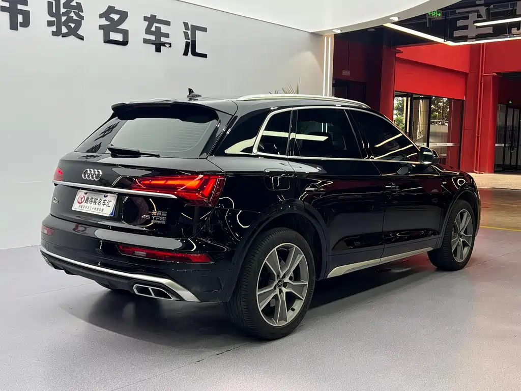 Audi Q5L 2023 — фото 17