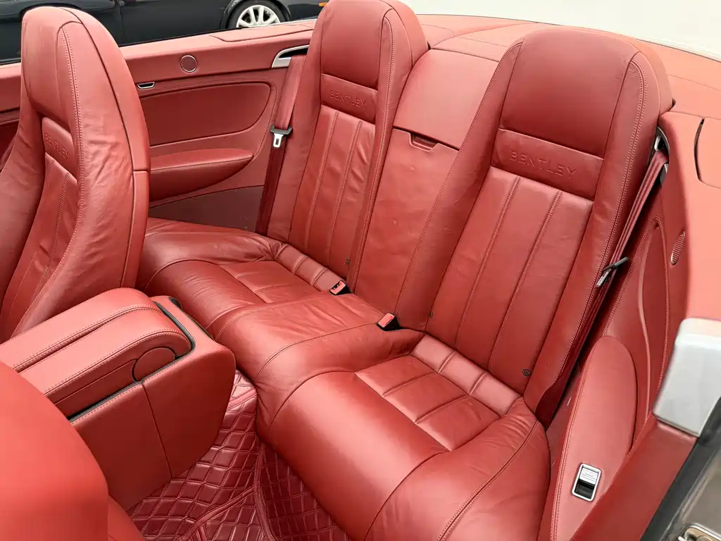 Bentley Continental 2010 — фото 18