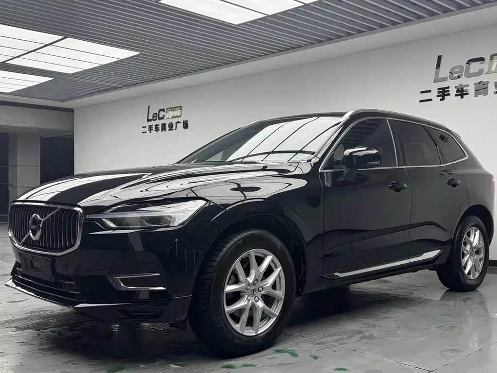 Volvo XC60 2020 — фото 1